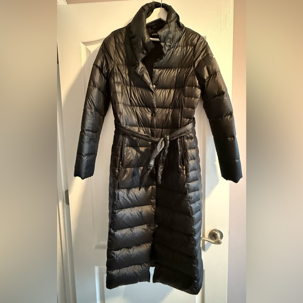 Elegant Long Black Puffer Coat
